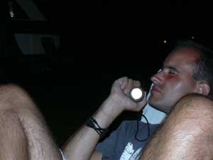 Kleine Taschenlampe brennt. . . 